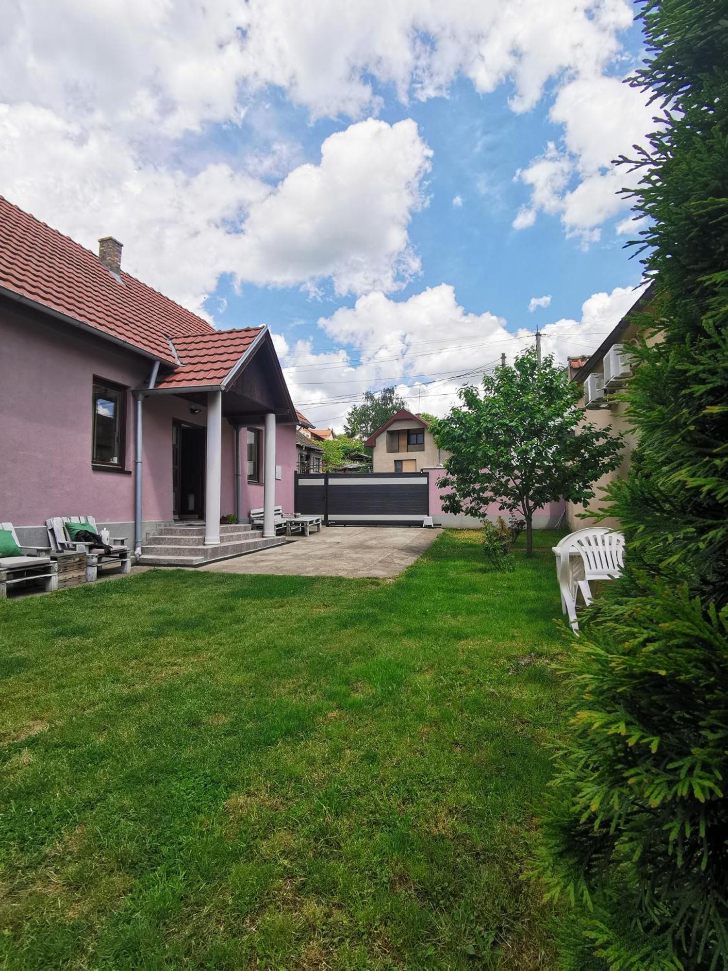 Apartmani La Grande Motte Vrdnik Bagian luar foto