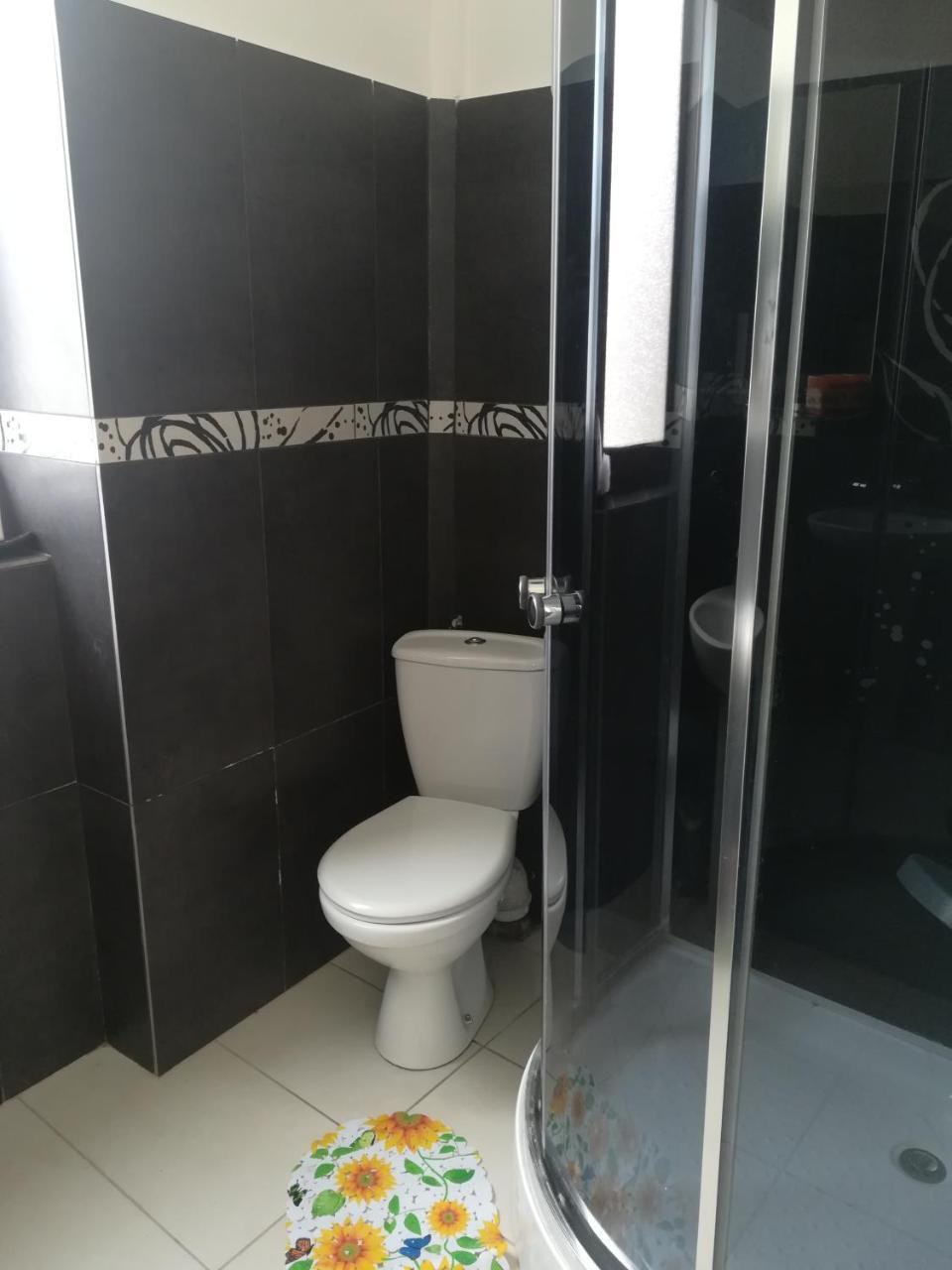 Apartmani La Grande Motte Vrdnik Bagian luar foto
